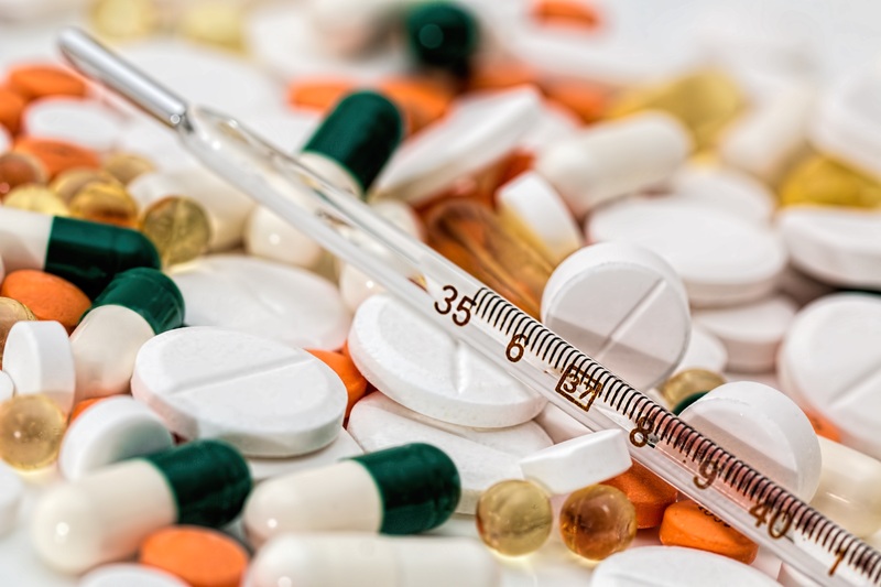 cold-winter-medicine-health-hot-pharmacy-566564-pxhere.com